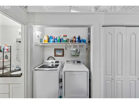 585 S Cammann Street Coos Bay OR 97420