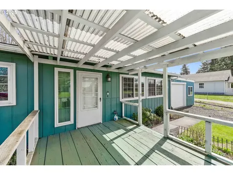 585 S Cammann Street Coos Bay OR 97420