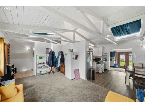 585 S Cammann Street Coos Bay OR 97420