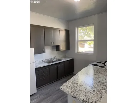 204 SE 12th Street College Place WA 99324