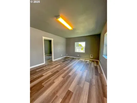 204 SE 12th Street College Place WA 99324