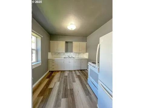204 SE 12th Street College Place WA 99324
