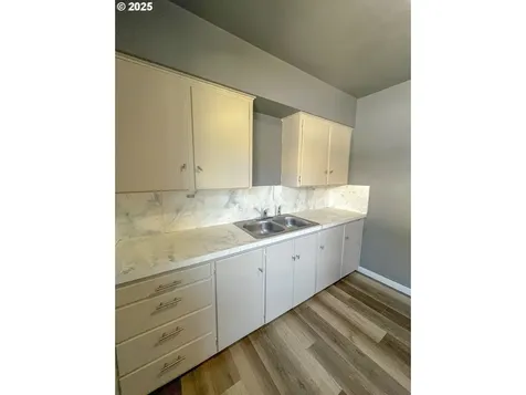 204 SE 12th Street College Place WA 99324