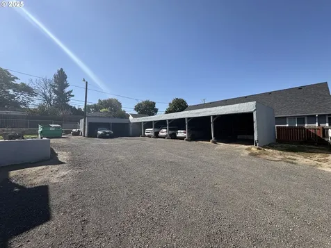 204 SE 12th Street College Place WA 99324