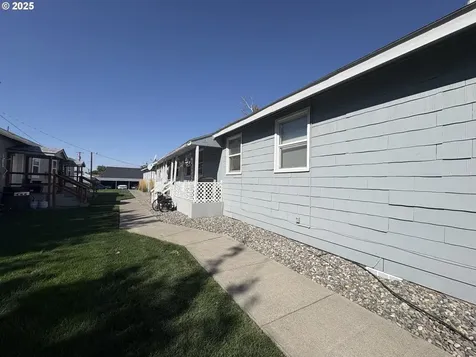 204 SE 12th Street College Place WA 99324