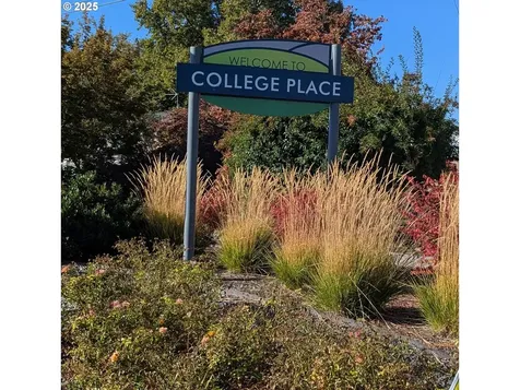 204 SE 12th Street College Place WA 99324
