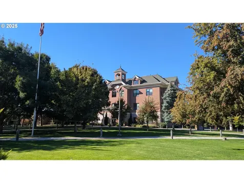 204 SE 12th Street College Place WA 99324