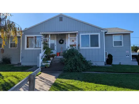 204 SE 12th Street College Place WA 99324