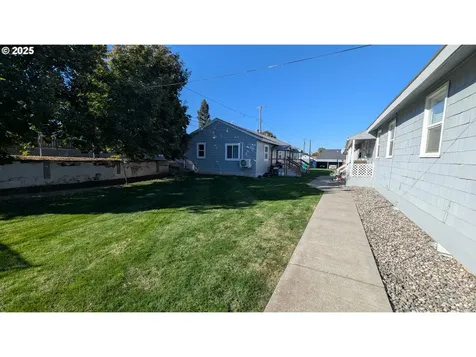 204 SE 12th Street College Place WA 99324