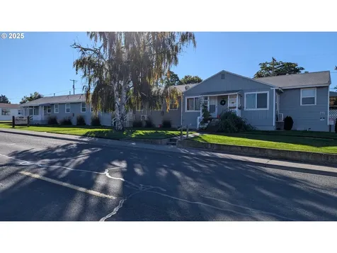 204 SE 12th Street College Place WA 99324