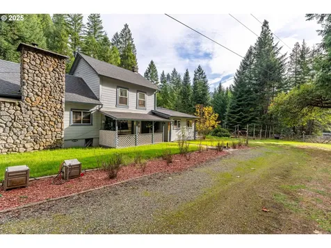 1871 Mccullough Creek Road Glendale OR 97442