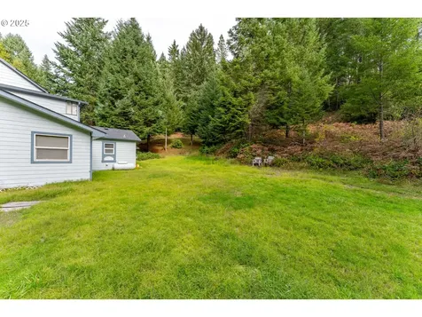 1871 Mccullough Creek Road Glendale OR 97442