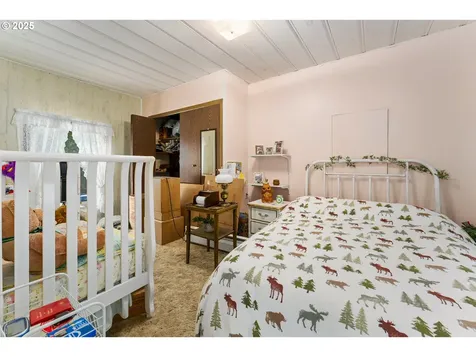 1871 Mccullough Creek Road Glendale OR 97442