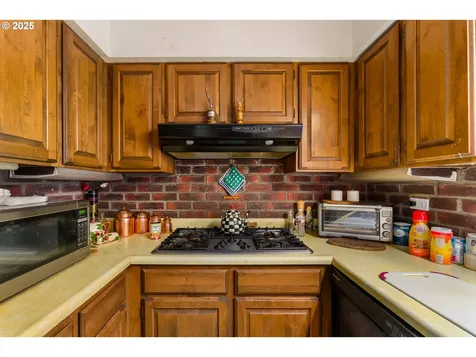 1871 Mccullough Creek Road Glendale OR 97442