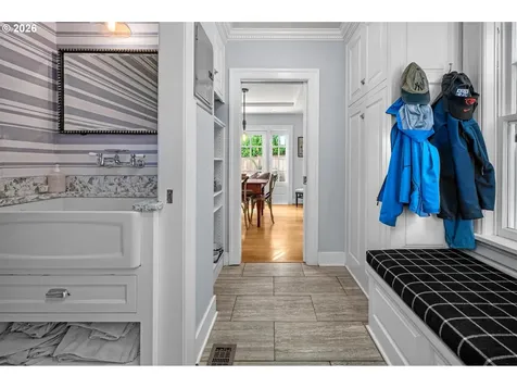 2798 SW Old Orchard Road Portland OR 97201