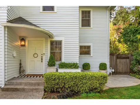 2798 SW Old Orchard Road Portland OR 97201
