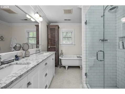2798 SW Old Orchard Road Portland OR 97201