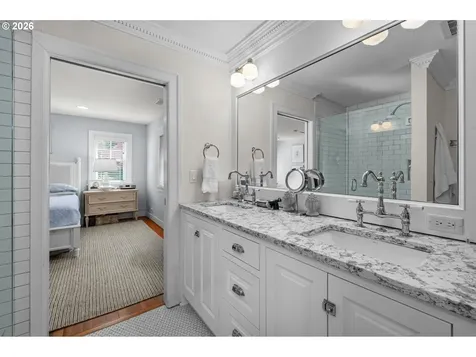2798 SW Old Orchard Road Portland OR 97201