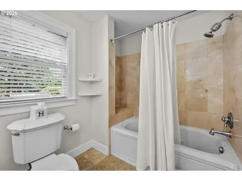 2798 SW Old Orchard Road Portland OR 97201