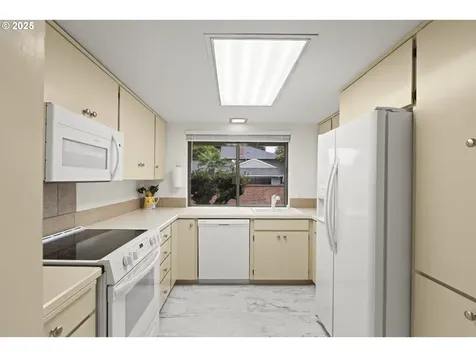 16925 SW Monterey Lane Portland OR 97224