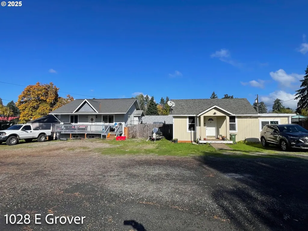 1028 E Grover Avenue Cottage Grove OR 97424