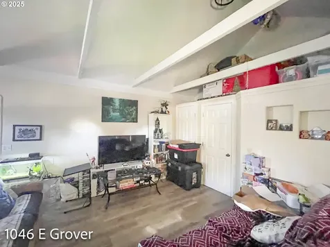 1028 E Grover Avenue Cottage Grove OR 97424