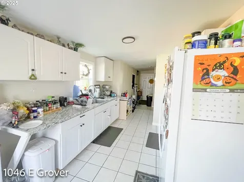 1028 E Grover Avenue Cottage Grove OR 97424