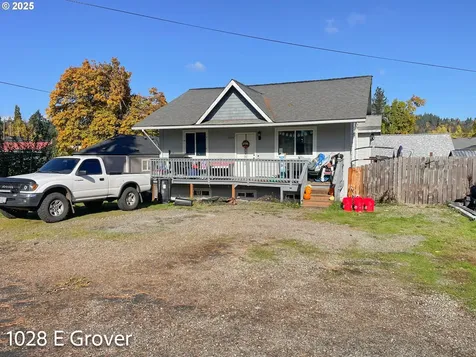 1028 E Grover Avenue Cottage Grove OR 97424