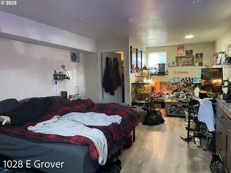 1028 E Grover Avenue Cottage Grove OR 97424