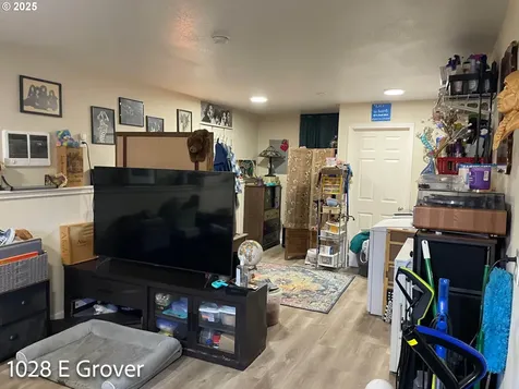 1028 E Grover Avenue Cottage Grove OR 97424