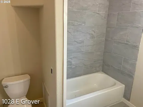1028 E Grover Avenue Cottage Grove OR 97424