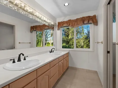 10061 NW Valley Vista Road Hillsboro OR 97124