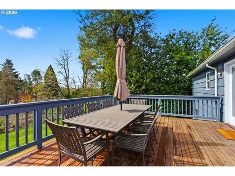 3734 SW Hamilton Street Portland OR 97221