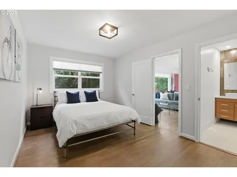 3734 SW Hamilton Street Portland OR 97221