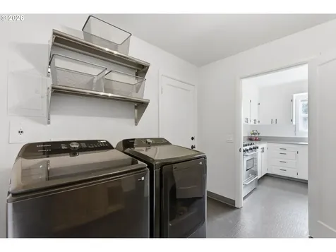 3734 SW Hamilton Street Portland OR 97221