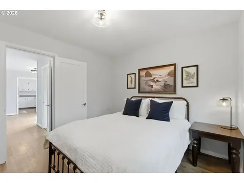 3734 SW Hamilton Street Portland OR 97221