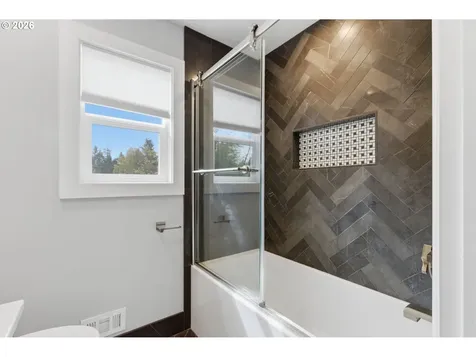 3734 SW Hamilton Street Portland OR 97221