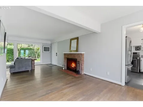 3734 SW Hamilton Street Portland OR 97221