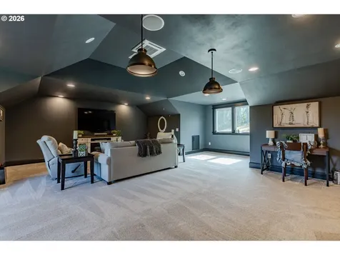 32568 Deberry Road Creswell OR 97426