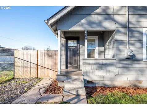 309 NW 3rd Avenue Kelso WA 98626