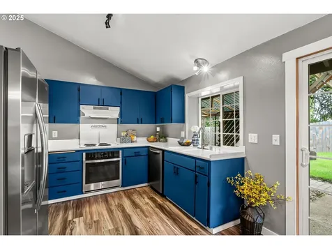 2343 Willona Park Eugene OR 97408