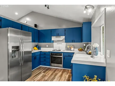 2343 Willona Park Eugene OR 97408