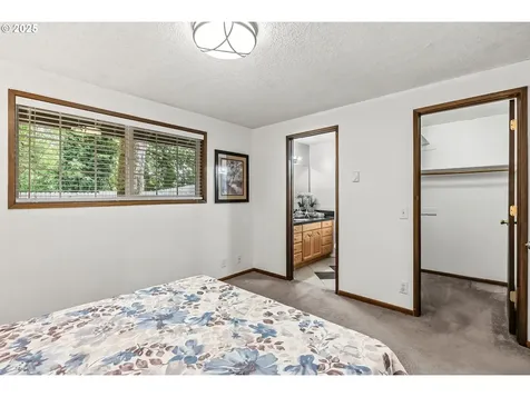 2343 Willona Park Eugene OR 97408