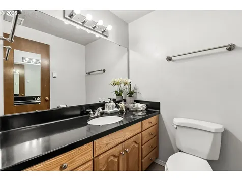 2343 Willona Park Eugene OR 97408