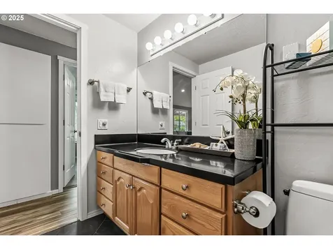 2343 Willona Park Eugene OR 97408