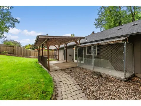 2343 Willona Park Eugene OR 97408
