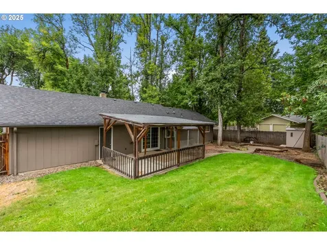 2343 Willona Park Eugene OR 97408