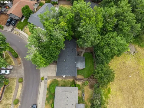 2343 Willona Park Eugene OR 97408