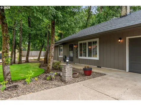 2343 Willona Park Eugene OR 97408