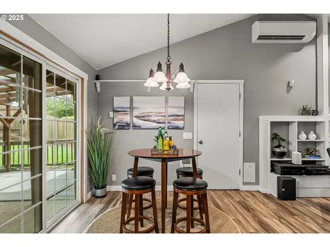 2343 Willona Park Eugene OR 97408